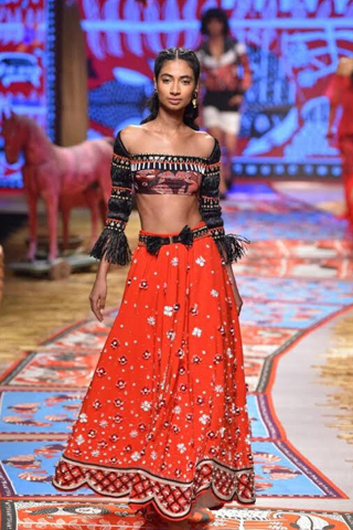 NAINA KHAN